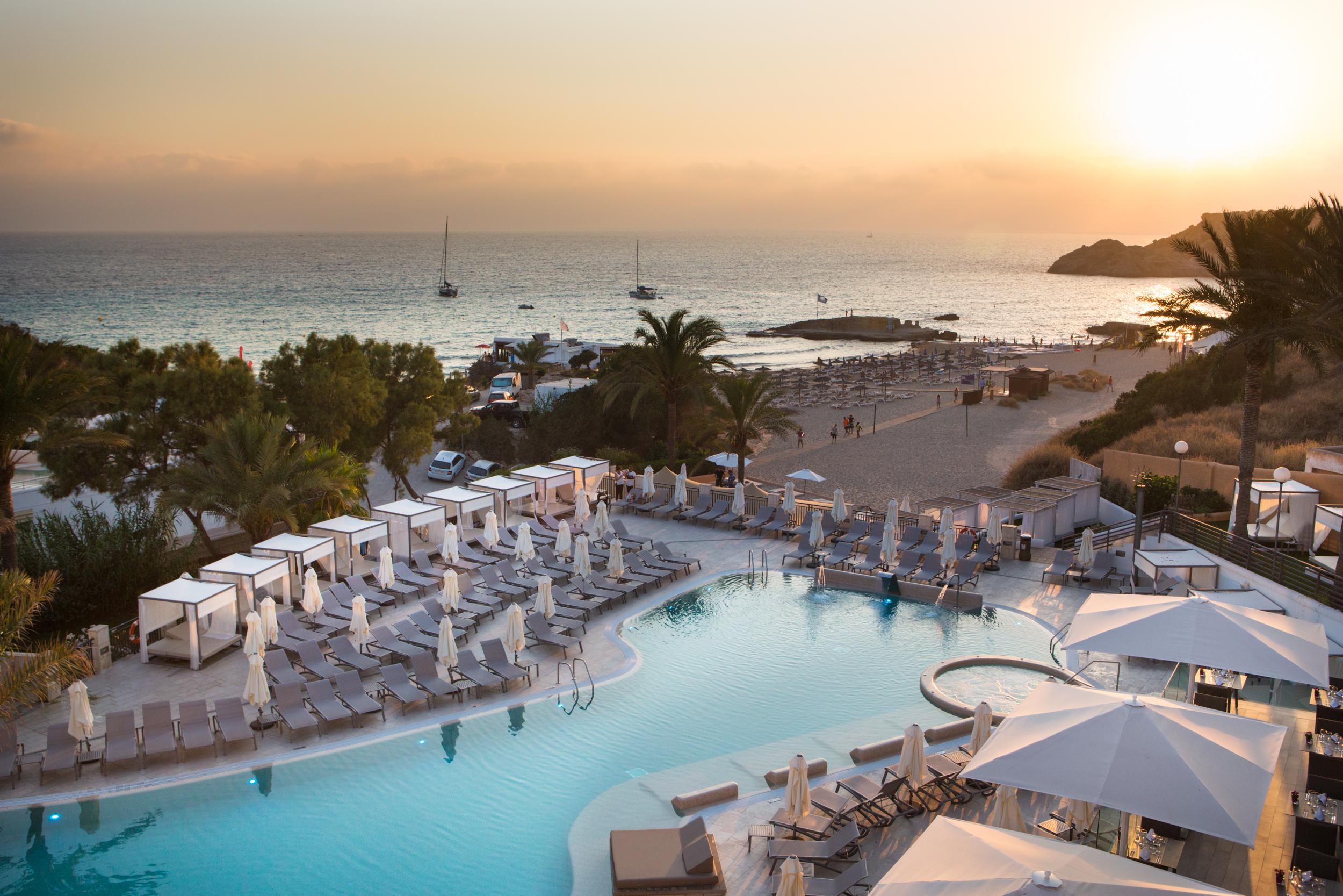 Insotel Tarida Beach Resort & Spa カラ・タリダ エクステリア 写真