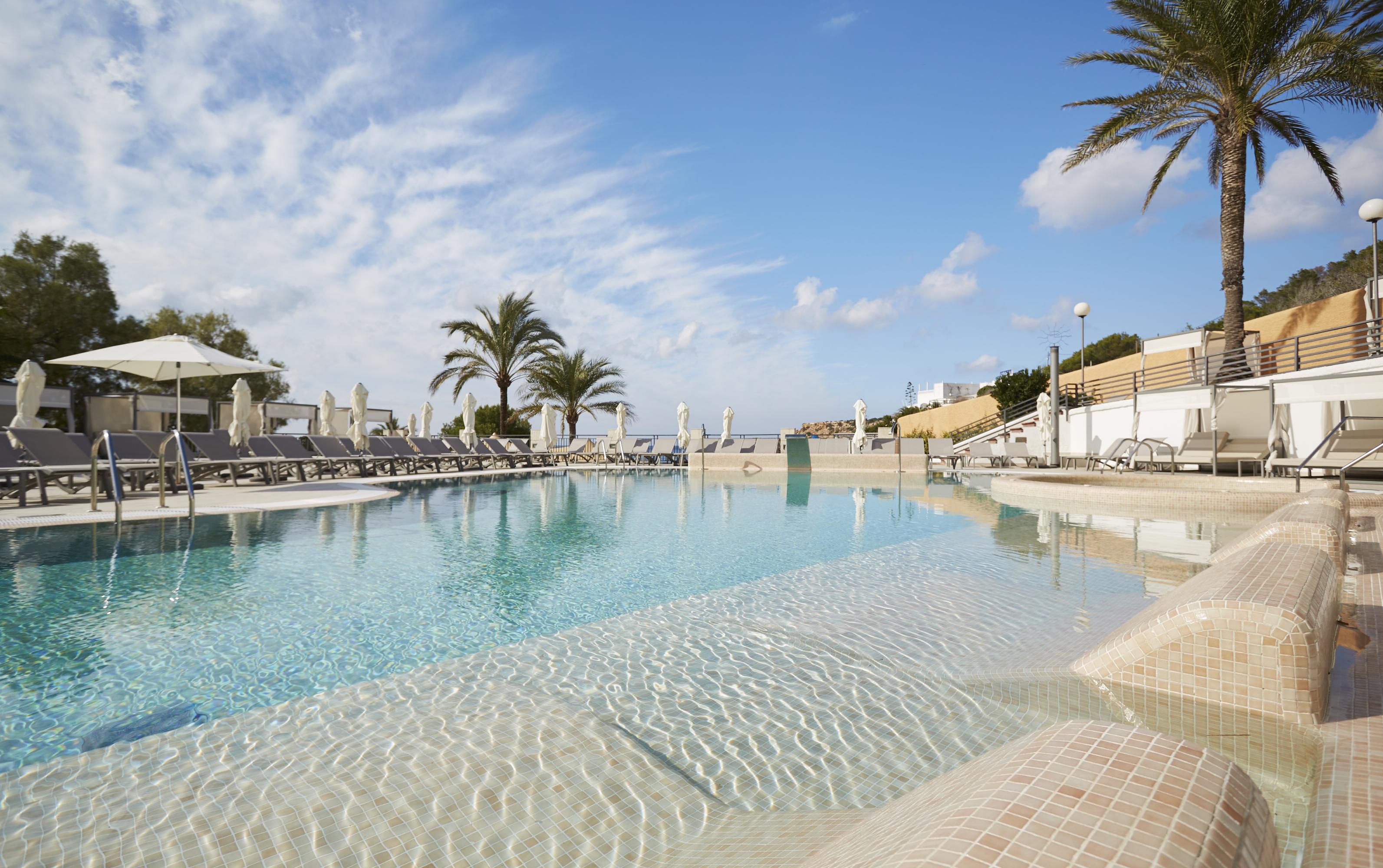 Insotel Tarida Beach Resort & Spa カラ・タリダ エクステリア 写真